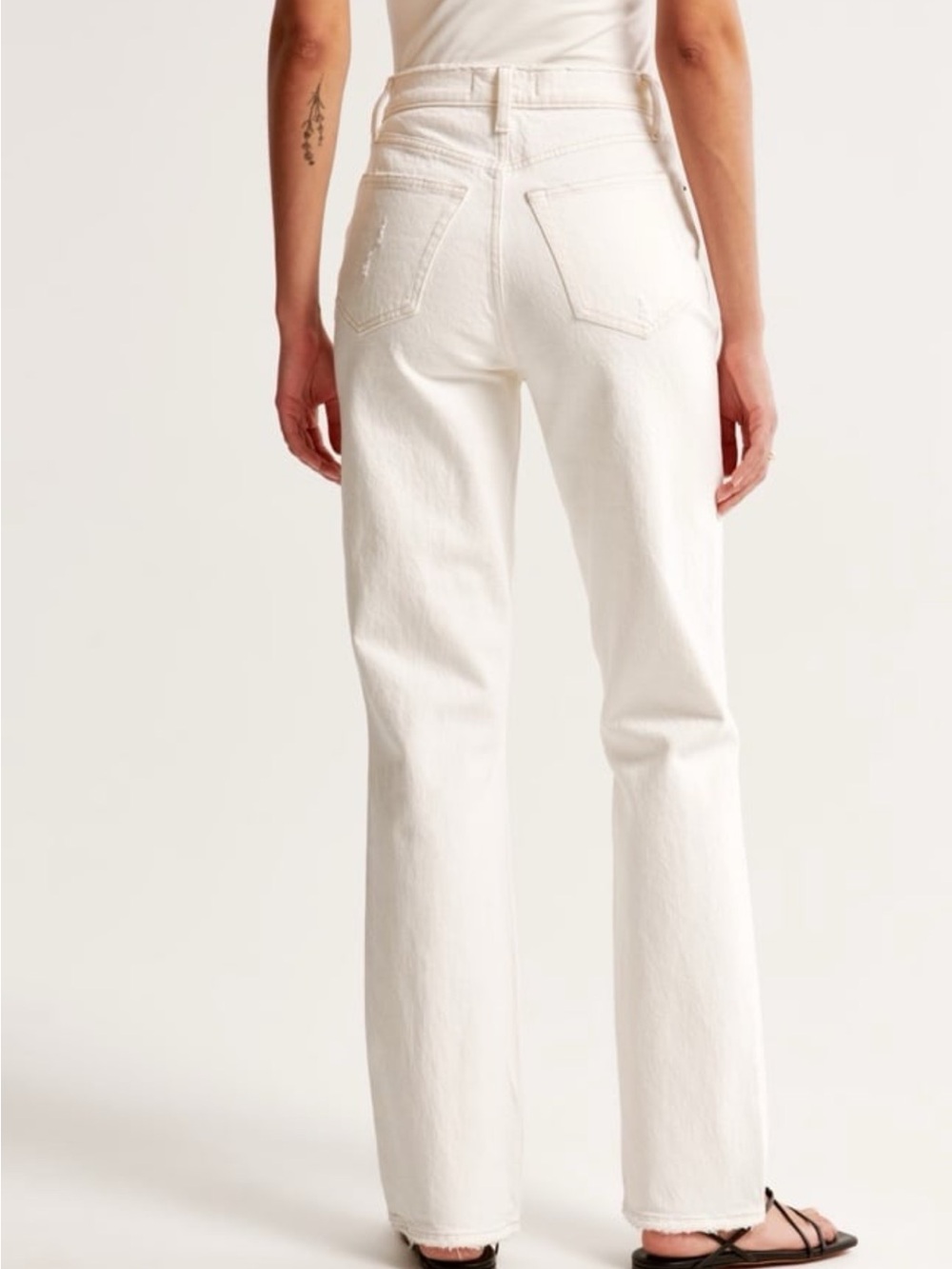 Abercrombie 90’s Ultra High-Rise Straight Leg Curve Love in Cream